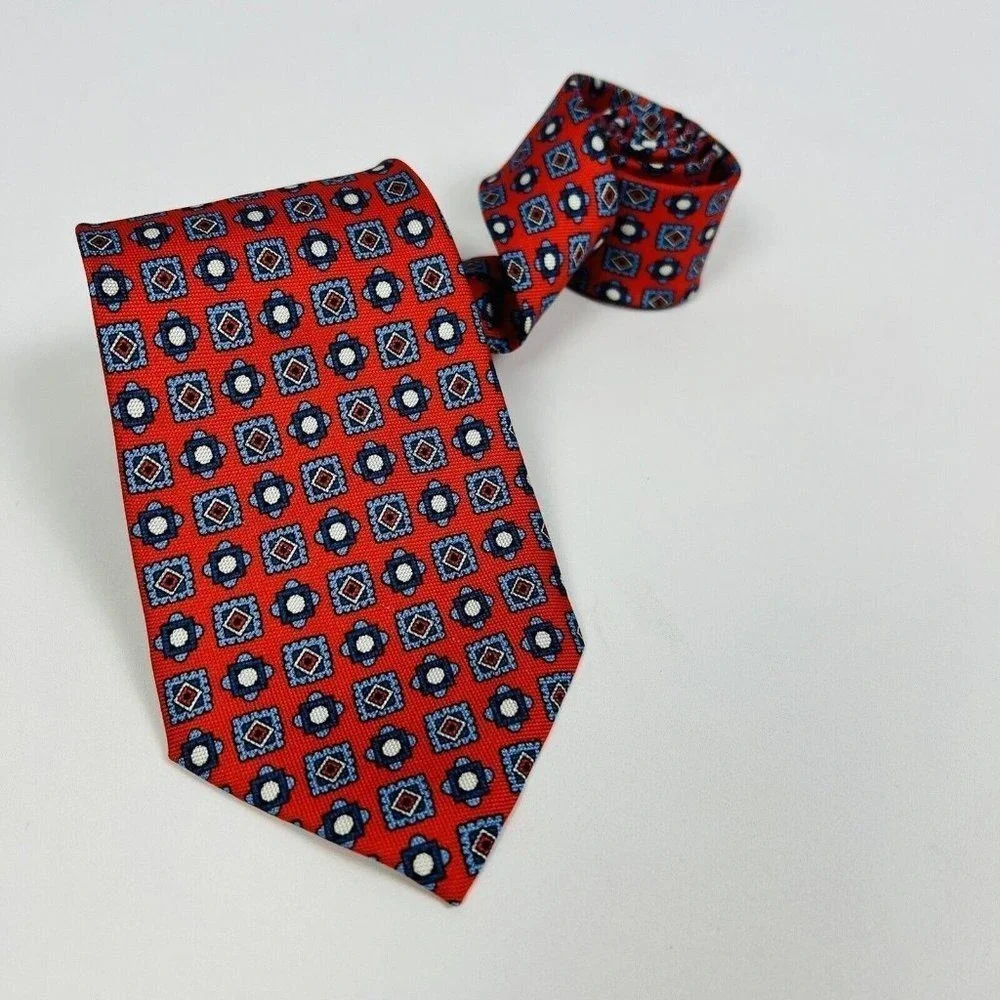 NWOT M. FERRETTI Red w/ Blue White & Red Silk Mens Necktie 3.25